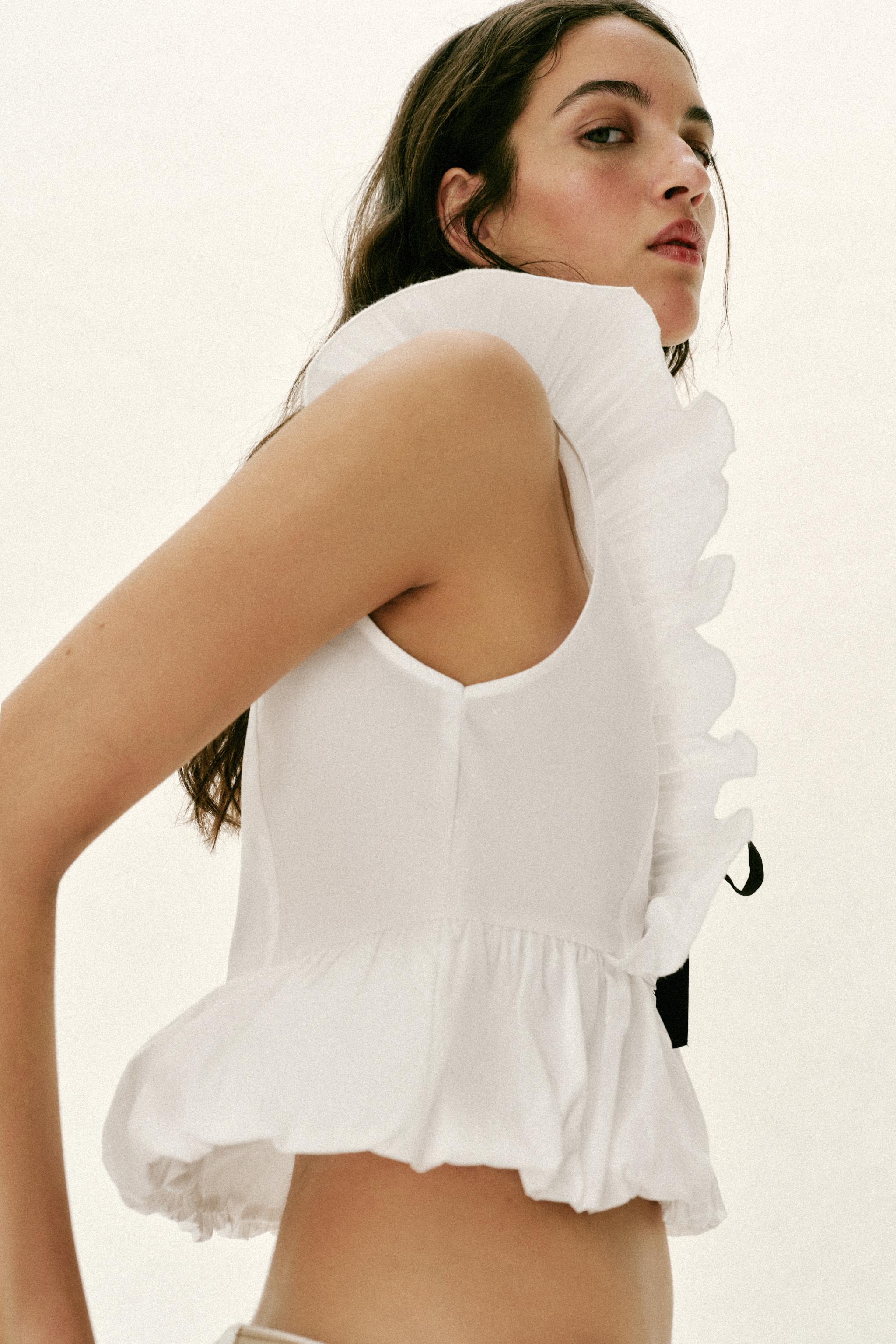 PLEATED RUFFLE BOW TOP